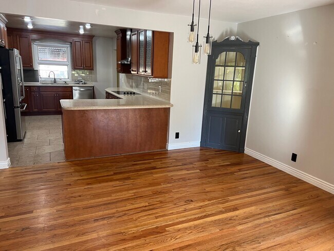 Foto del edificio - 3120 S Poplar St