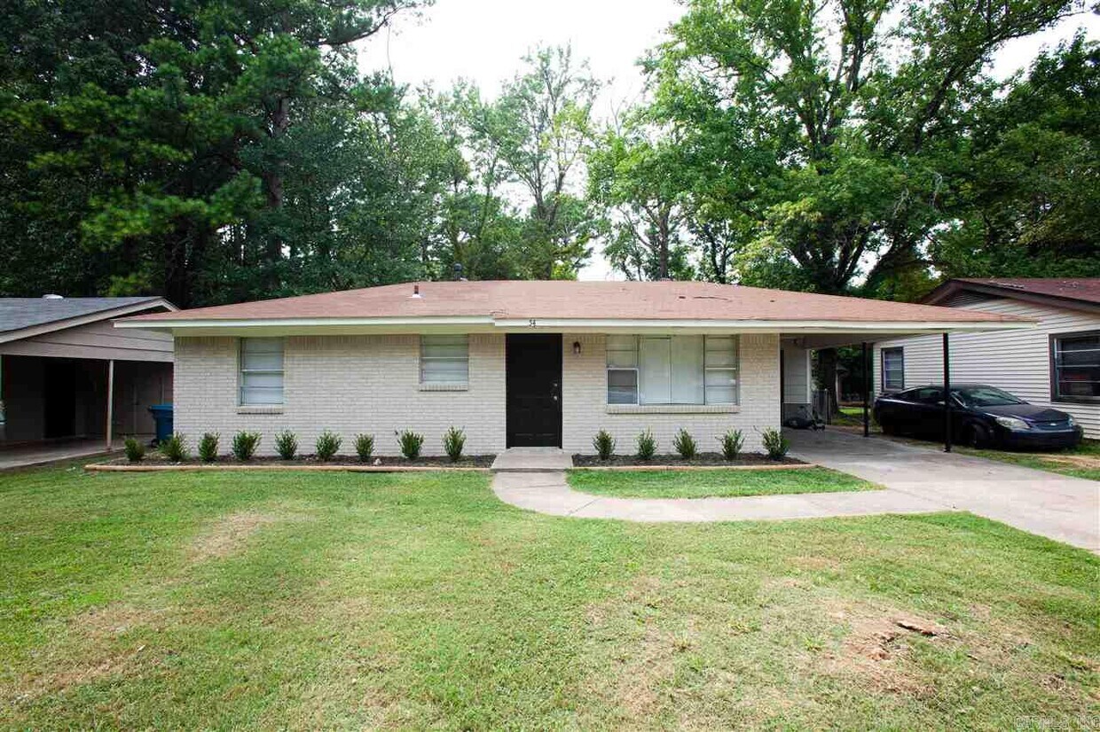 Primary Photo - 54 Southern Oaks Dr