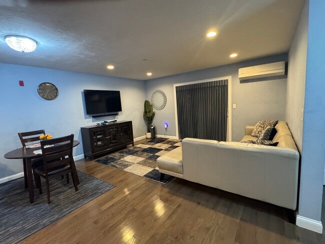 Foto del edificio - 26 Sugar Maple Ln