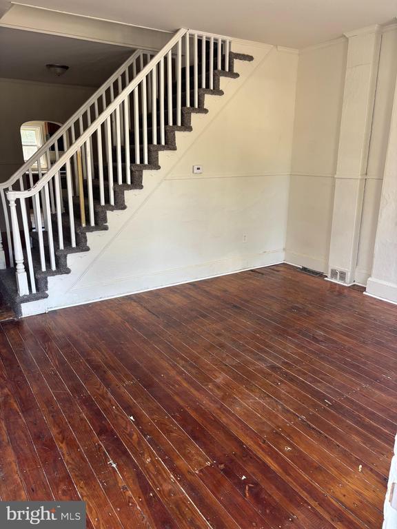 Primary Photo - 616 E Moore St