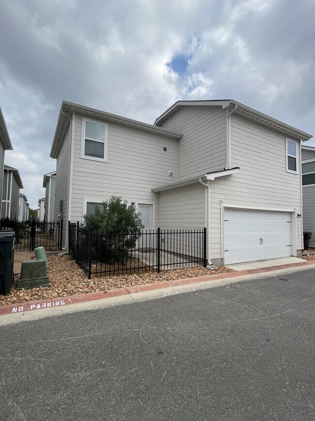 Photo - 10829 Emerick St Townhome