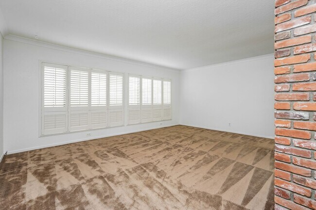 Foto del edificio - LA PALMA  4BR/2.5BA HOME IN HIGHLY SOUGHT AFTER NEIGHBORHOOD