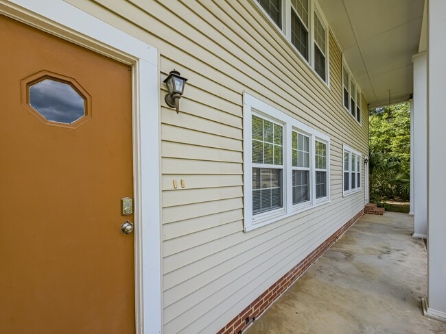 Foto del edificio - 1608 Central Ave