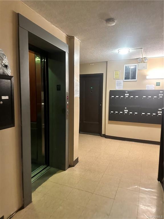 Foto del edificio - 5535 Netherland Ave