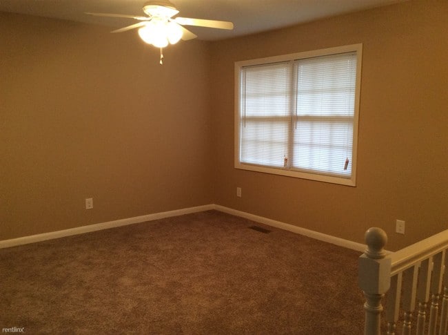 Foto del edificio - 3 br, 1.5 bath House - 909 Country View Drive