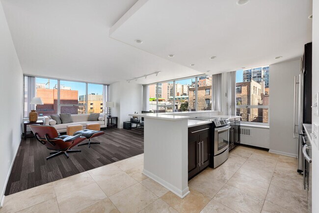 Foto del edificio - 70 W Burton Pl
