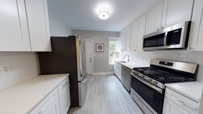 Foto del edificio - 1 br, 1 bath House - 643 I Street NE Priva...