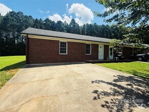 Building Photo - 2296 Beth Haven Church Rd