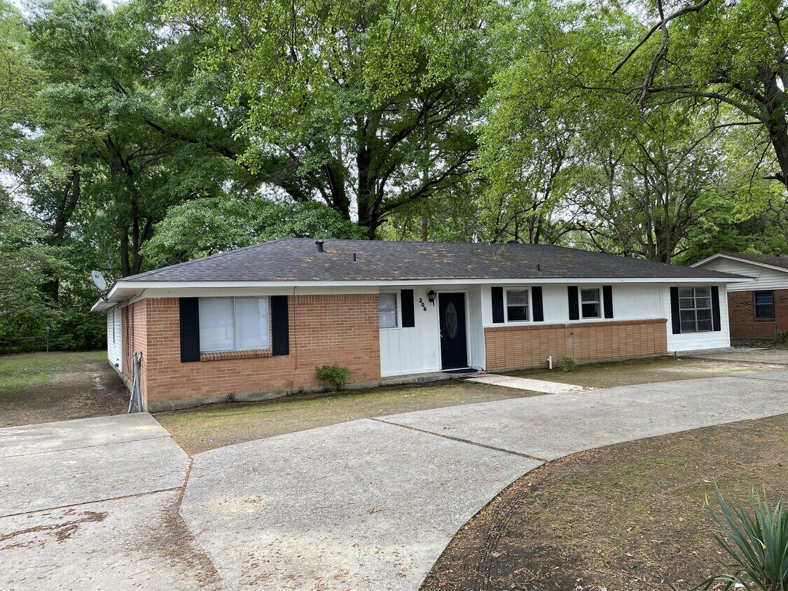 Primary Photo - 306 Beasley St