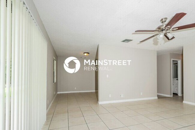 Foto del edificio - 3 Bedroom Pet-Friendly Home in Port St Lucie, FL with Main Street Renewal
