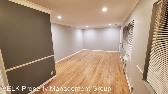 Building Photo - 1 br, 1 bath Apartment - 700 Sunset Blvd