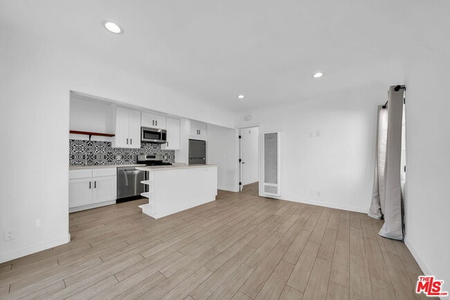 Building Photo - 2546 3rd St
