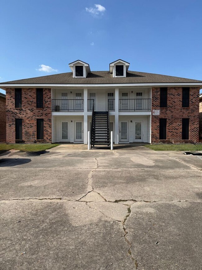 Building Photo - 106 Cantal Dr