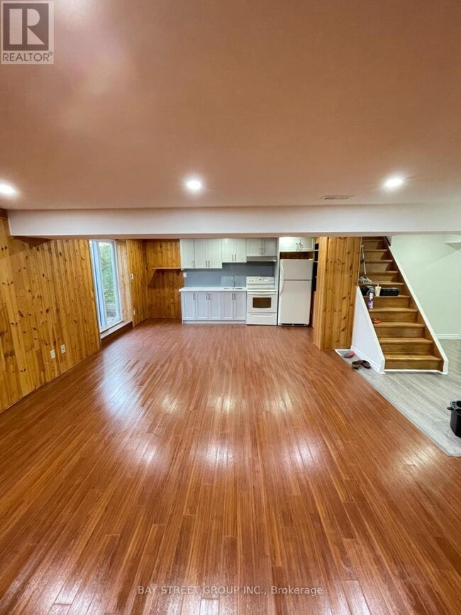 Building Photo - 882 Southdown Dr