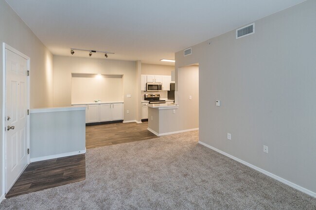 Ridgepointe en Gleneagle_1x1_CS_Winter2020_03 - RidgePointe at Gleneagle