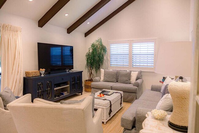 Building Photo - 488 N Driftwood Bay