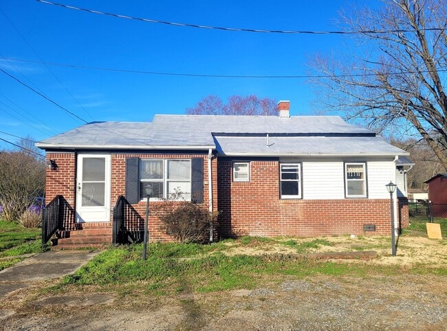 Building Photo - 3 Beds Ranch in Williamsburg for Rent