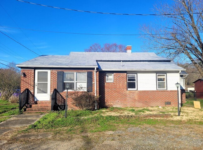 Foto del edificio - 3 Beds Ranch in Williamsburg for Rent