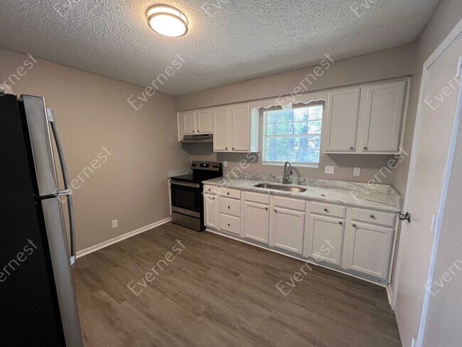 Foto del edificio - 9100 Tedburn Cir