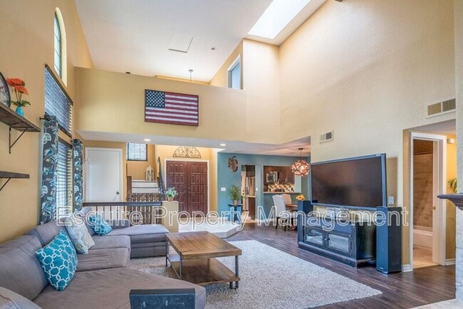 Building Photo - 1351 El Lazo Ct