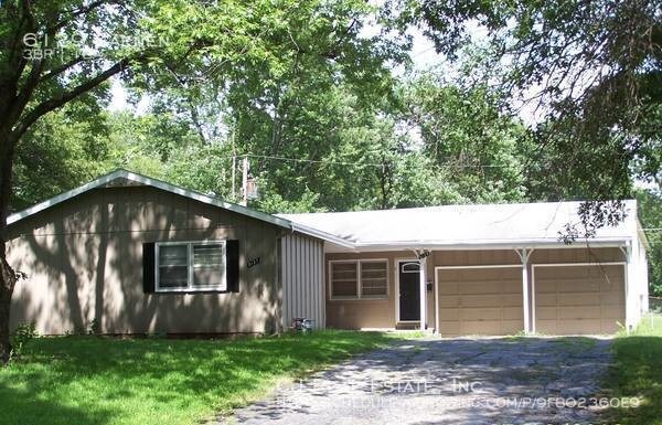 Primary Photo - 6129 Caenen St
