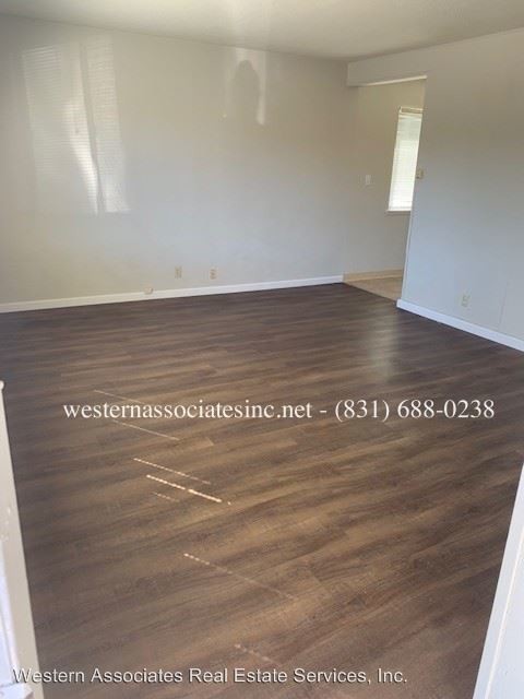 Foto del edificio - 3126-3126 Dee St