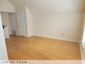 Building Photo - 60 Gatheringgreen W