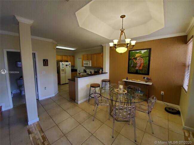 Foto del edificio - 7131 NW 114th Ct  Doral Fl 33178