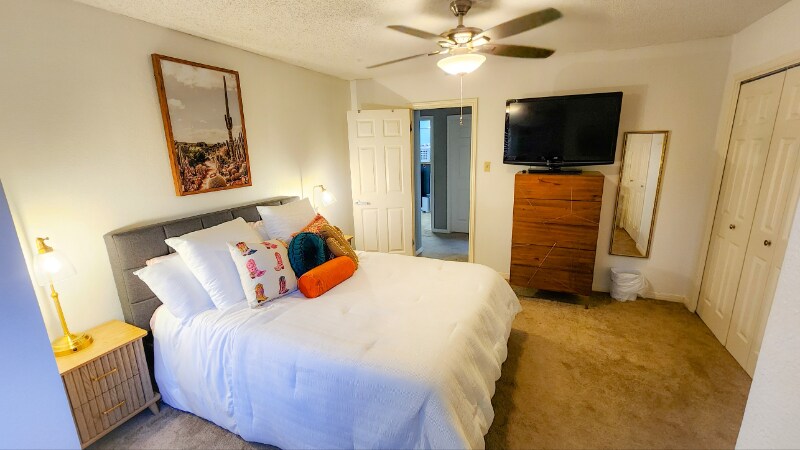 Foto principal - 705 Canyon Bend Rd