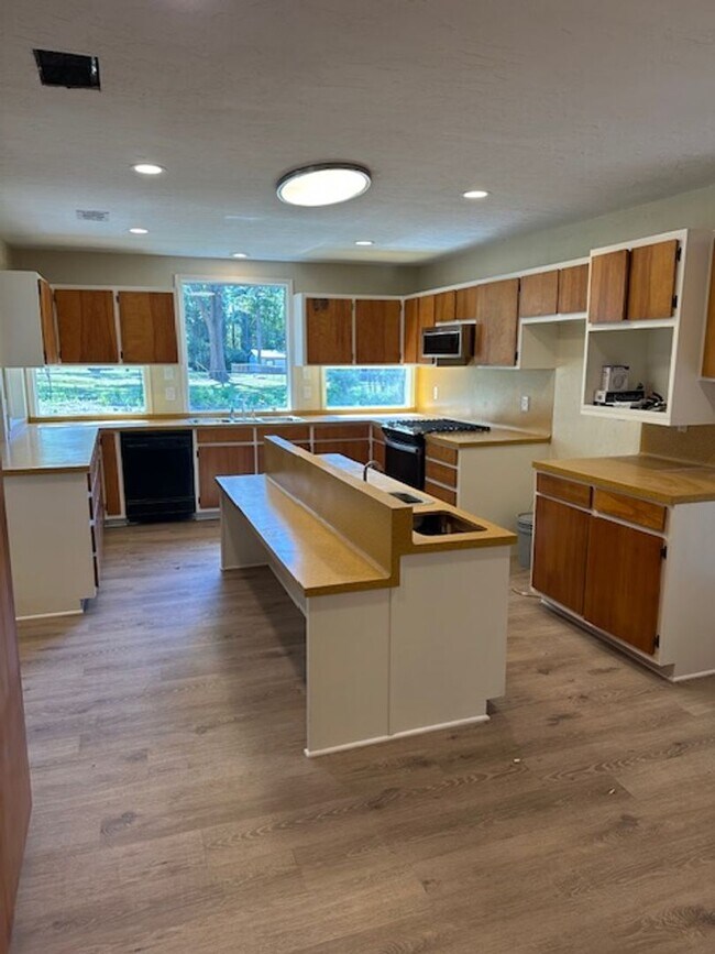 Foto del edificio - 4/2/1  LISD Fenced yard and pet friednly