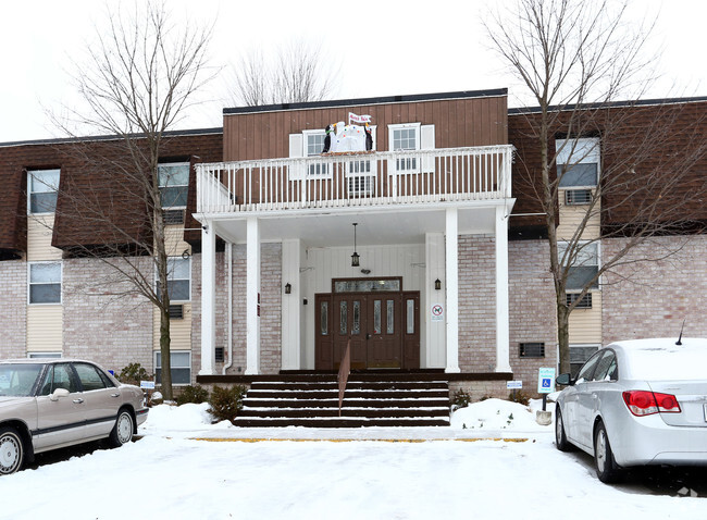 Building Photo - Pembrook Place