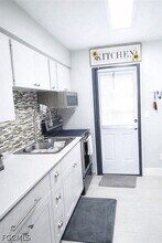 Building Photo - 6 Aztec Lily Ln