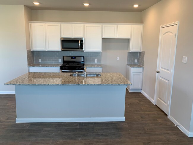 Building Photo - 141 Frostweed Dr