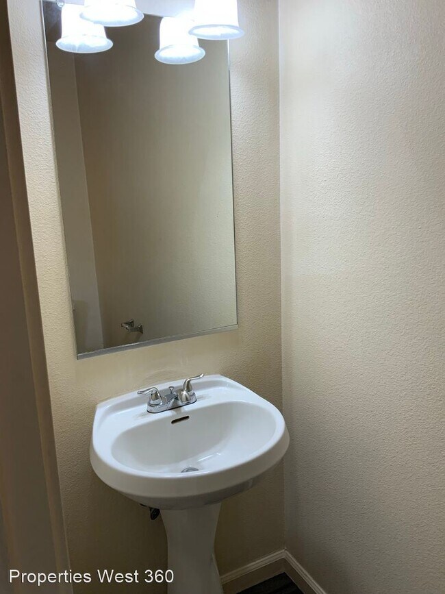 Foto del edificio - 3 br, 2.5 bath House - 6117 NE 34th Street
