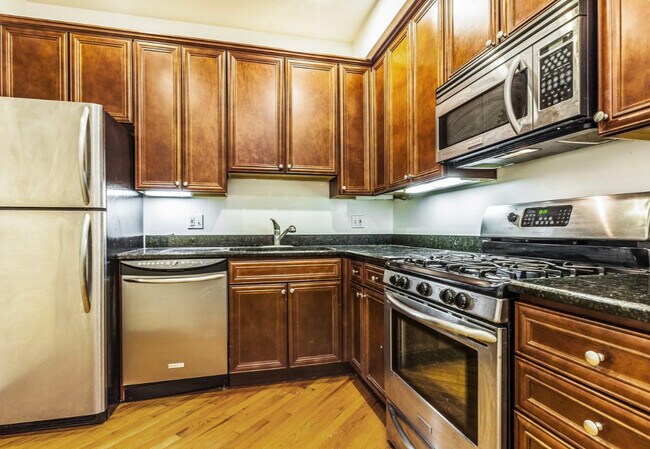 Foto del edificio - 5323 S Harper Ave