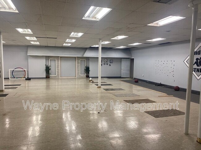 Building Photo - 546 2nd St