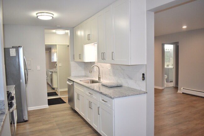 Foto del edificio - 928 E Old Willow Rd