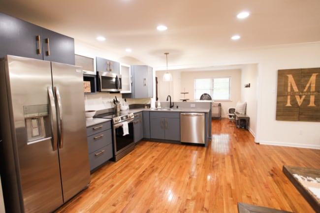 Building Photo - 915 Aberdeen Ave