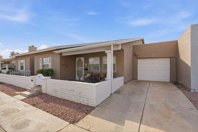 Foto del edificio - 2929 E Broadway Rd