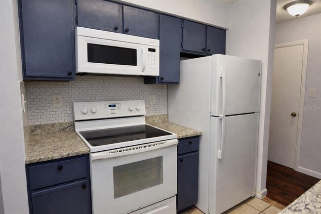 Building Photo - 8635 Mallard Reserve Dr