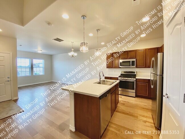 Building Photo - 131 Mayflower Park Place
