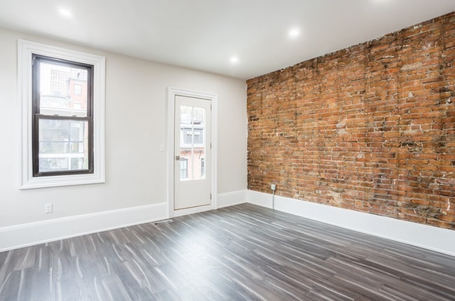 Building Photo - 45 Clarendon St