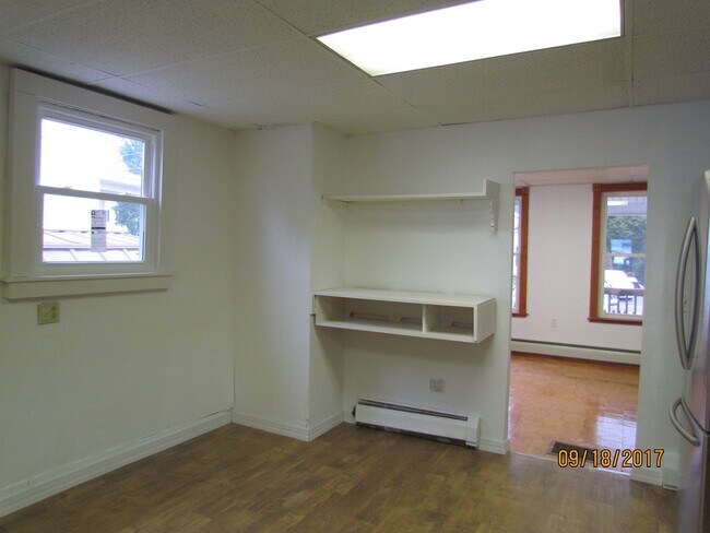 Building Photo - 36 Warwick St