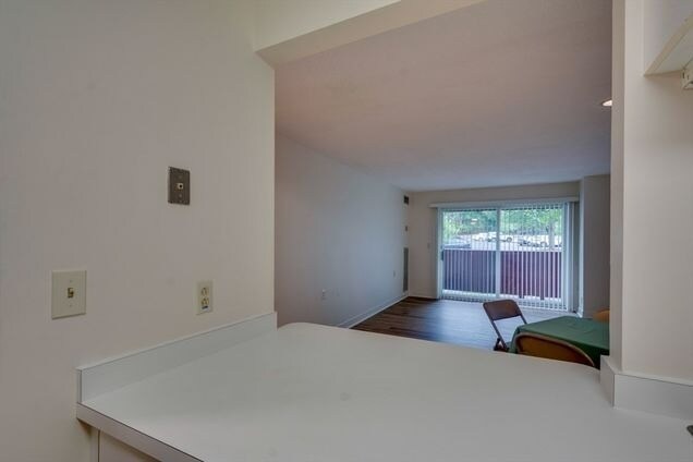 Foto del edificio - Spacious 2BR / 2BA First-Floor Condo with Balcony & Amenities at Rosemary Ridge