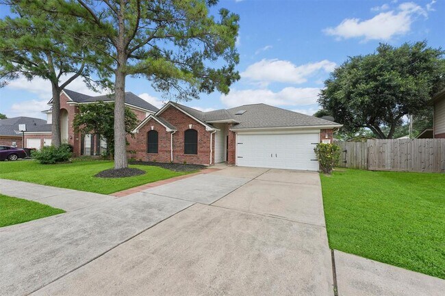 Building Photo - 21327 Hadrian Dr