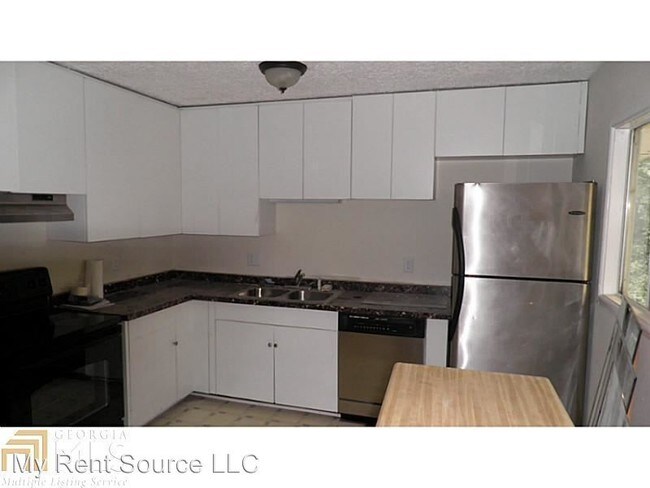 Foto del edificio - 2466 Benson Poole Rd SE