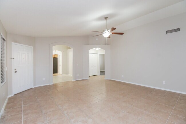Building Photo - 118 W Tumbleweed Ct