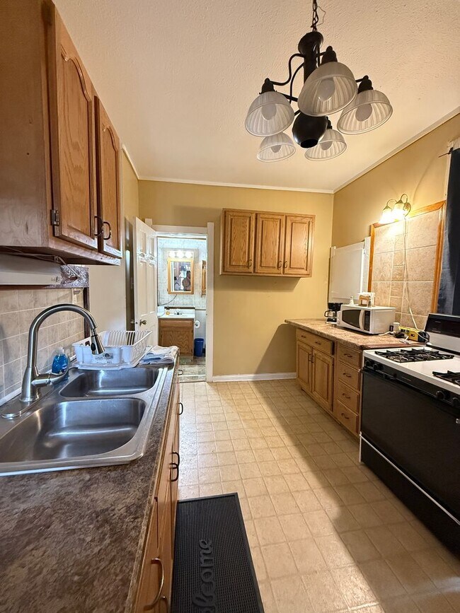 Foto del edificio - 1 Bed, 1 Bath Apartment, All Utilities Included - Short Term Lease Options Available!