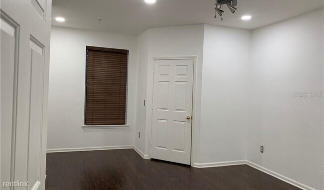 Building Photo - 14341 Fredricksburg Dr