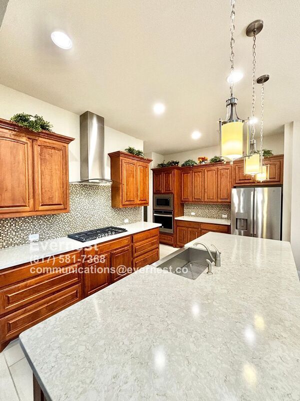 Building Photo - 914 Devonshire Dr